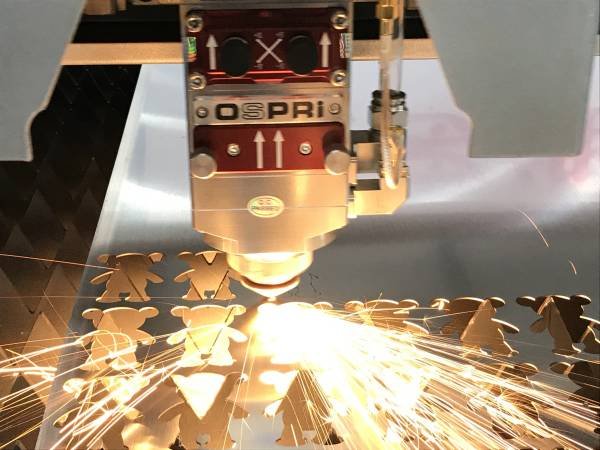 laser cutting machine effect