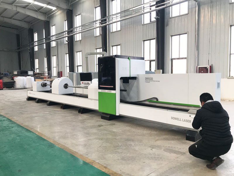 three chuck laser tube cutting machine