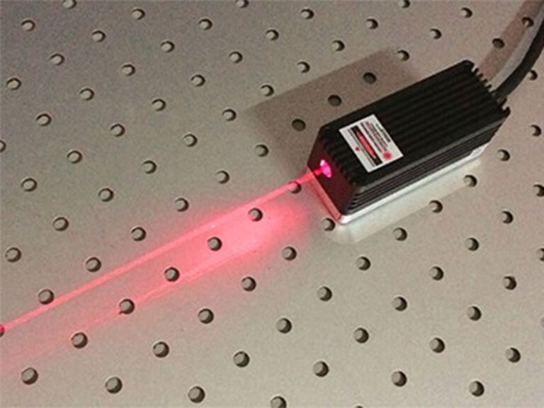 638nm laser color